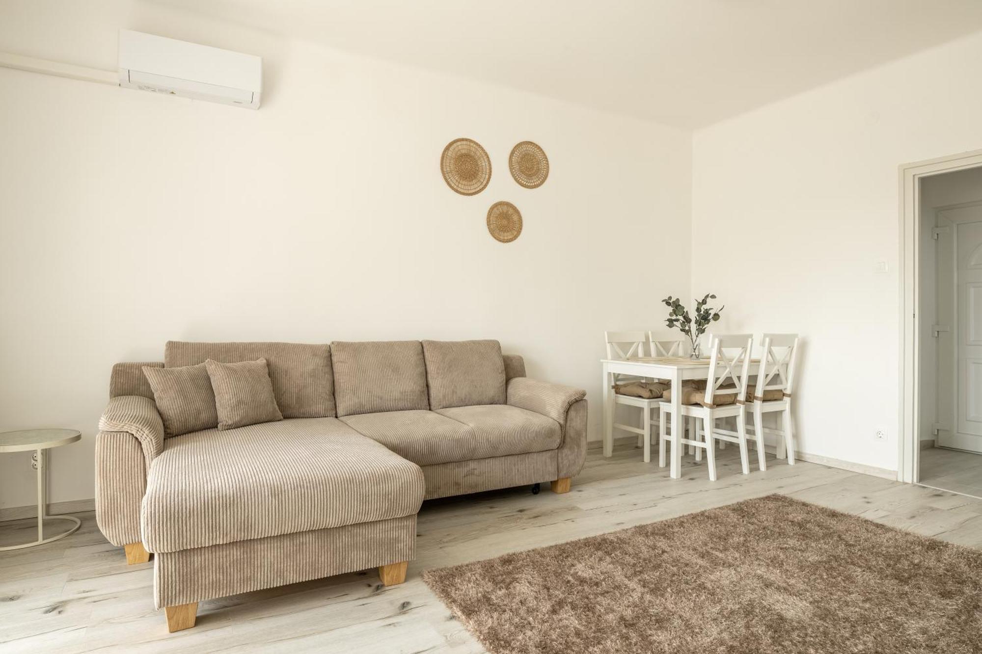 Malompark Apartman With Free Parking ديبريتْسين المظهر الخارجي الصورة